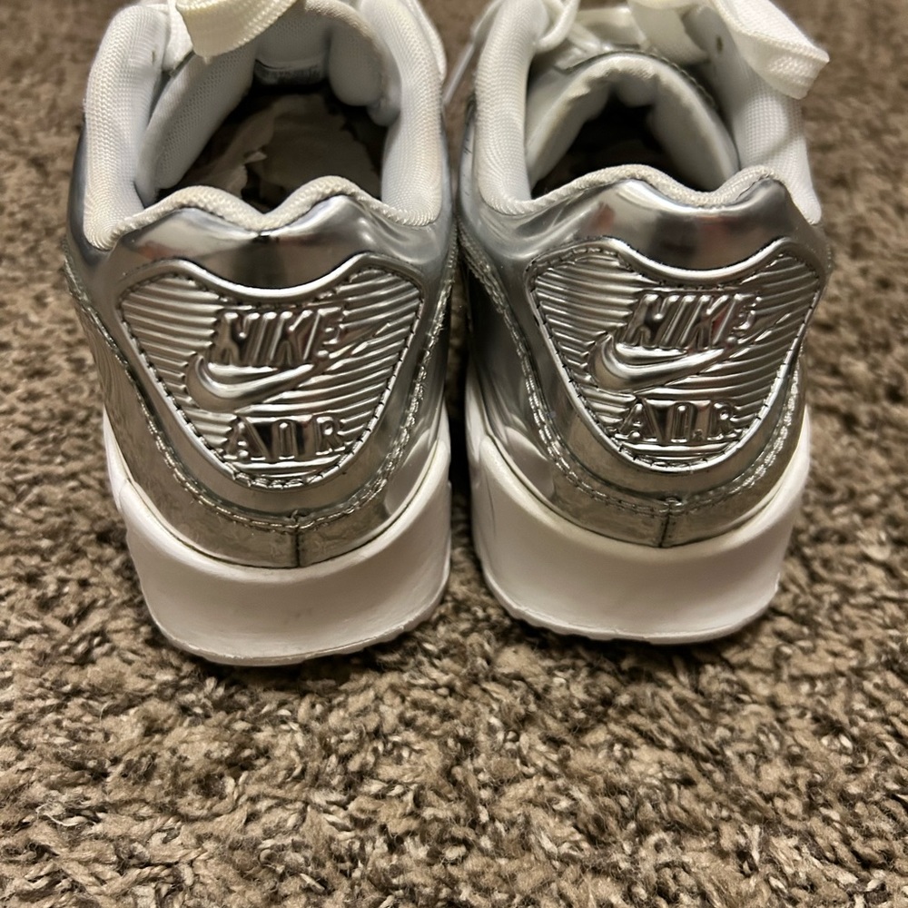 Nike Silver Air Max 90